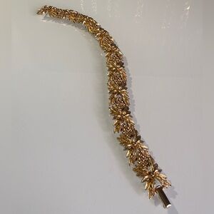 Elegant Gold Floral Women's Belt